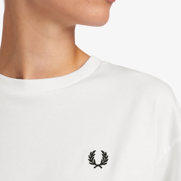 Fred Perry Crewneck White Cotton T-shirt - Size US8 - MSRP $70.00 - BNWT - Picture 1 of 6